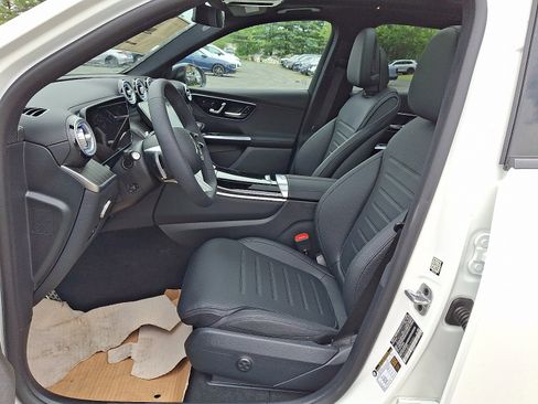 New 2025 Mercedes-Benz GLC 300 4MATIC image 13