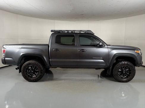 Used 2021 Toyota Tacoma TRD Off-Road image 9