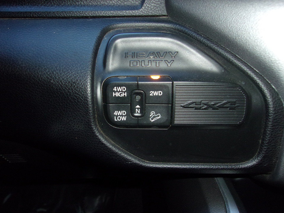 Used 2024 RAM 2500 Big Horn w/ Off Road Package AWD/4WD image 16