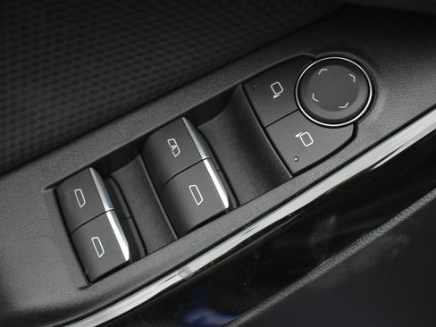 New 2026 Chevrolet Equinox RS w/ LPO, Floor Liner Package image 13