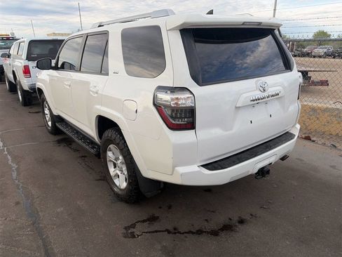 Used 2015 Toyota 4Runner SR5 Premium image 3