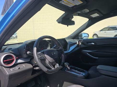 Used 2024 Chevrolet Trax RS w/ Driver Confidence Package FWD image 11