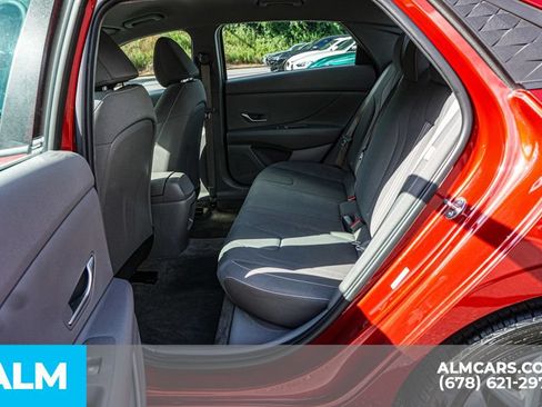 Used 2024 Hyundai Elantra SEL FWD image 20