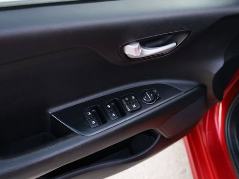 Used 2020 Kia Rio S w/ Technology Package image 11