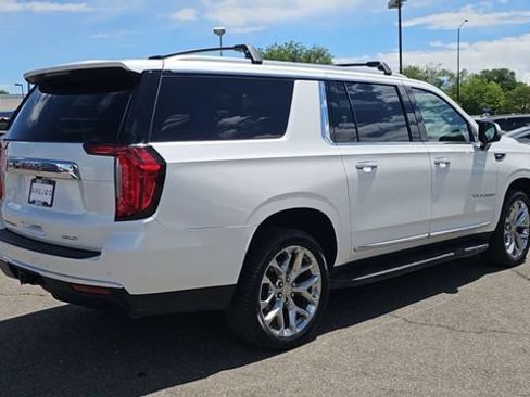 Used 2021 GMC Yukon XL SLT w/ SLT Premium Package AWD/4WD image 9