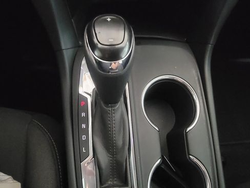 Used 2021 Chevrolet Equinox LT FWD image 18