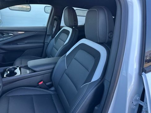 Used 2024 Chevrolet Blazer EV LT AWD/4WD image 10