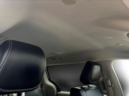 Used 2024 Chrysler Pacifica Touring-L image 27