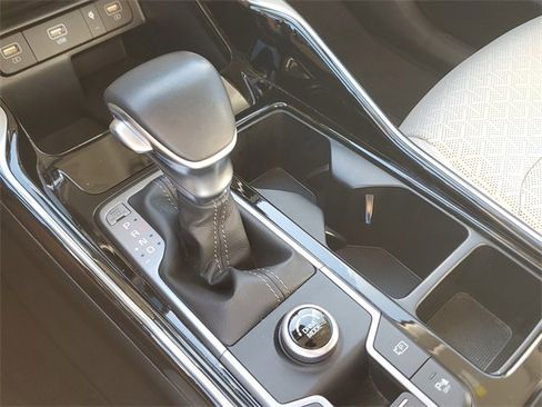 Certified 2023 Kia Sorento SX image 25