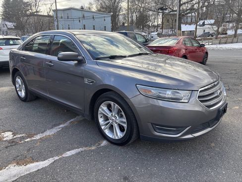 Used 2014 Ford Taurus SEL image 7