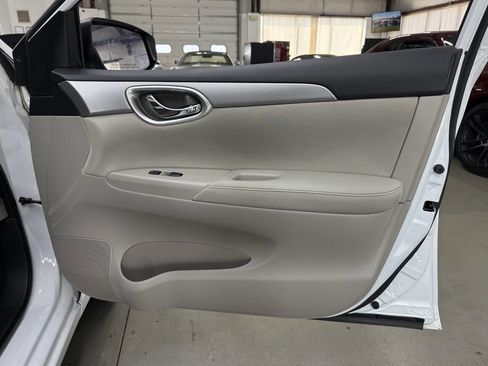 Used 2015 Nissan Sentra S image 18
