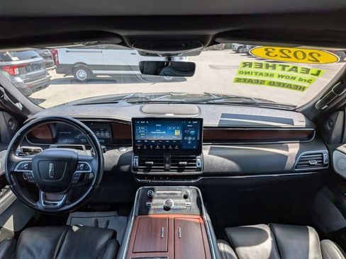 Used 2023 Lincoln Navigator Reserve AWD/4WD image 17