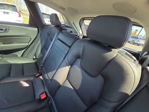 Used 2020 Volvo XC60 T5 Inscription w/ Protection Package Premier AWD/4WD image 6