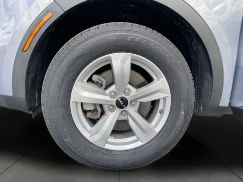 Used 2023 Kia Sorento LX AWD/4WD image 15