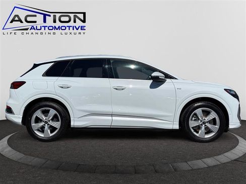 Used 2024 Audi Q4 e-tron Premium Plus w/ Premium Plus image 9
