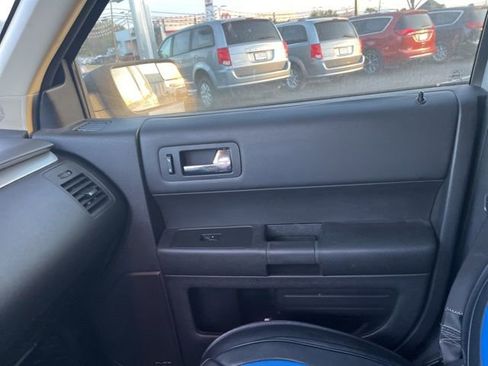 Used 2019 Ford Flex SE image 27
