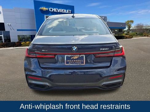 Used 2021 BMW 750i xDrive w/ Executive Package image 25