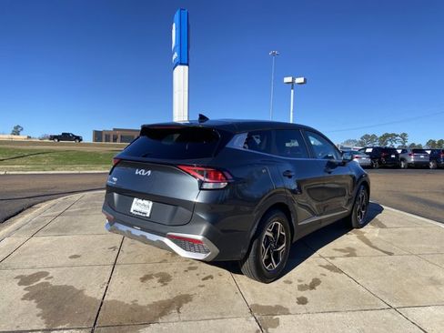 Used 2024 Kia Sportage LX image 10