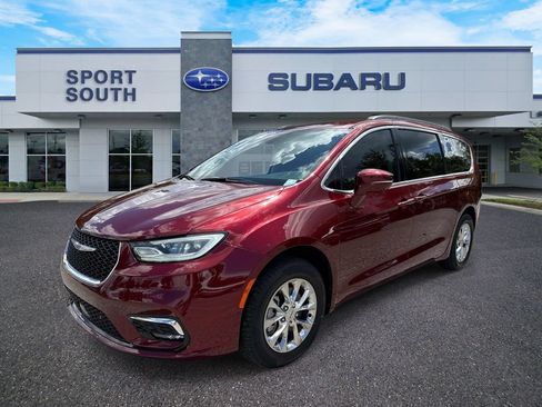 Used 2022 Chrysler Pacifica Touring-L w/ Uconnect Theater Family Group AWD/4WD image 7