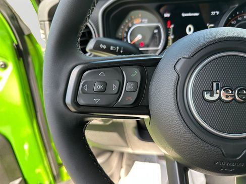 New 2025 Jeep Wrangler Unlimited Rubicon w/ XTREMEE 35" Tire Package image 21