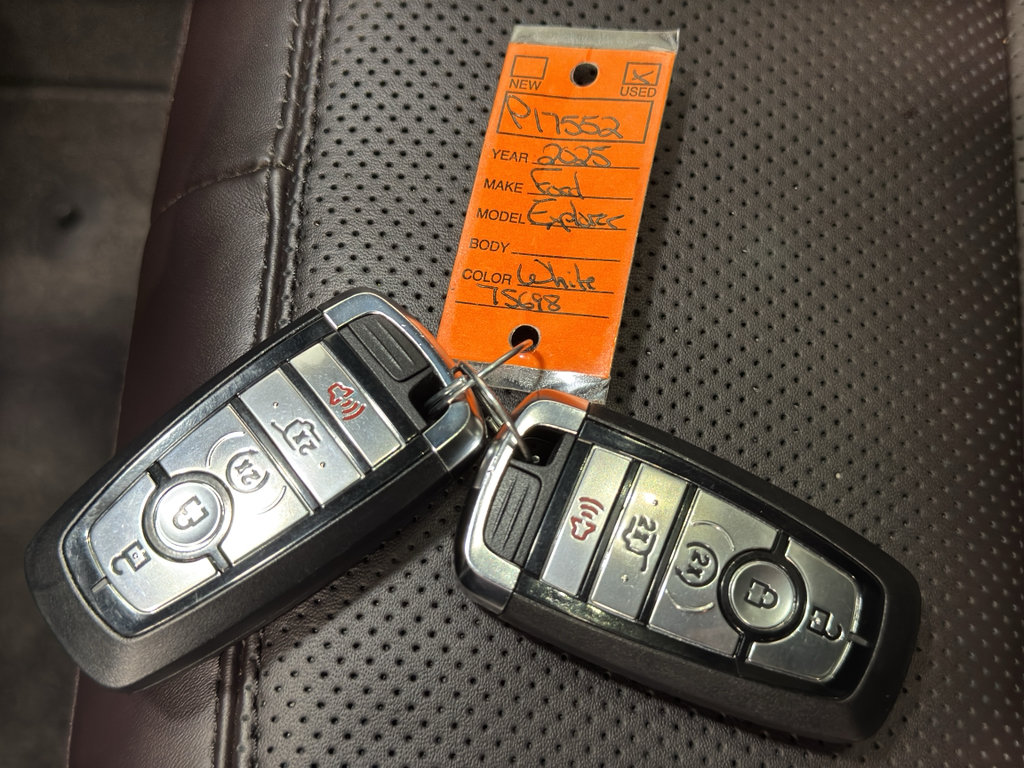 Used 2025 Ford Explorer Platinum w/ Ultimate Package AWD/4WD image 44