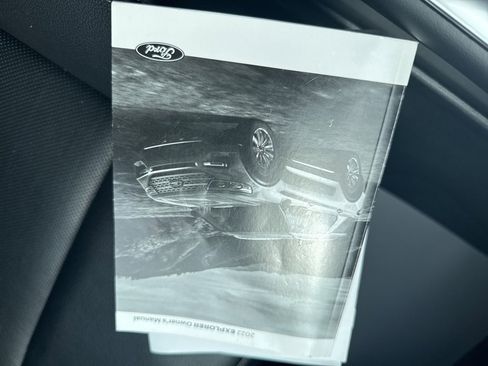 Used 2022 Ford Explorer Limited w/ Limited Technology Package image 27