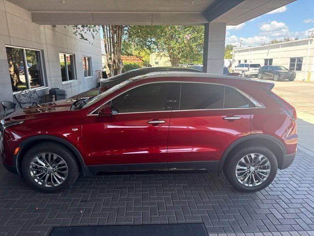 Used 2024 Cadillac XT4 Premium Luxury w/ Technology Package FWD image 7