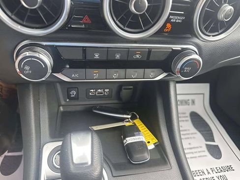 Used 2025 Nissan Sentra SV FWD image 9