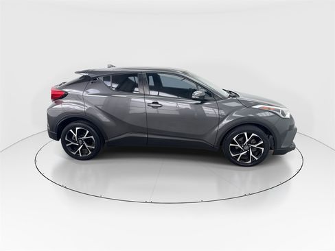 Used 2018 Toyota C-HR XLE image 9