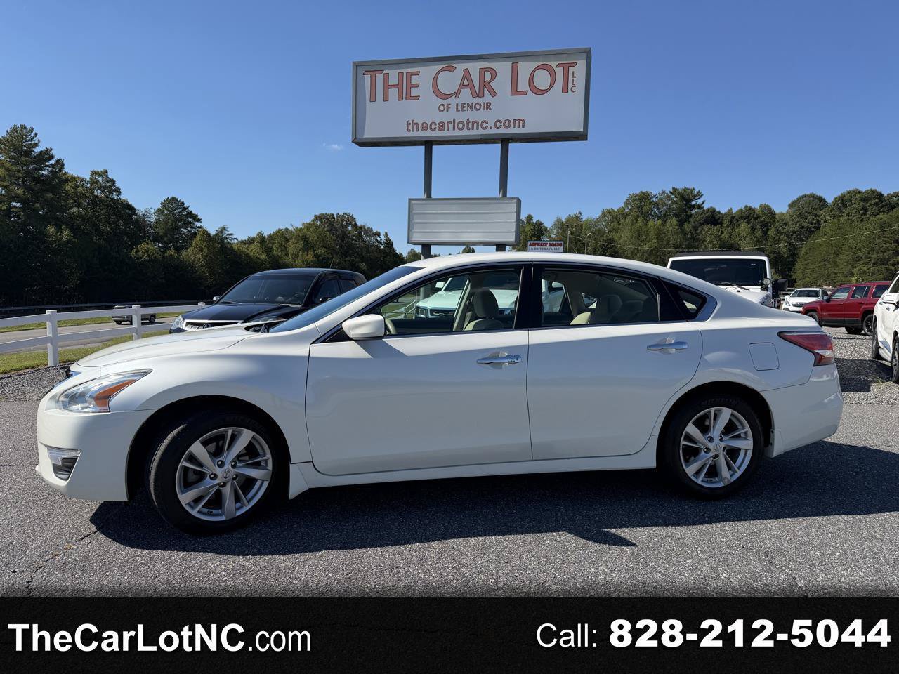 Used 2014 Nissan Altima 2.5 SV FWD image 1