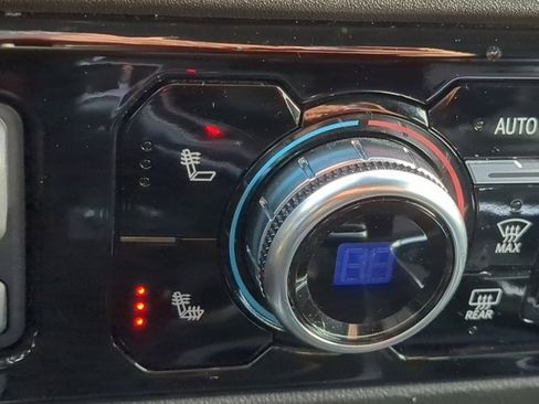 Used 2022 GMC Sierra 1500 Elevation w/ Preferred Package image 22