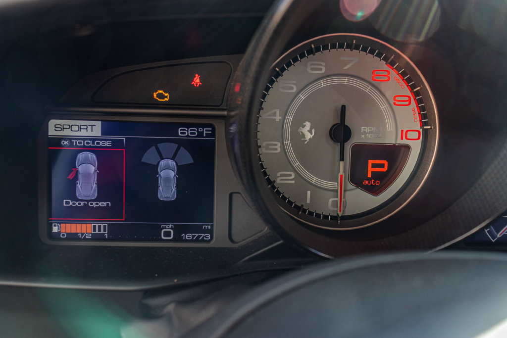 Certified 2018 Ferrari 488 GTB RWD image 38