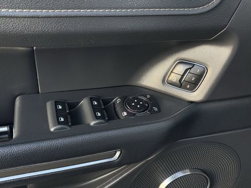 Used 2024 Ford Expedition XLT image 24