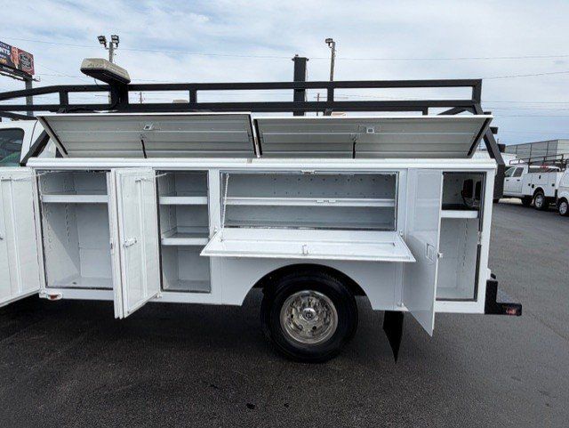Used 2007 Chevrolet Silverado 3500 W/T w/ Provisions, Wrecker Package RWD image 11