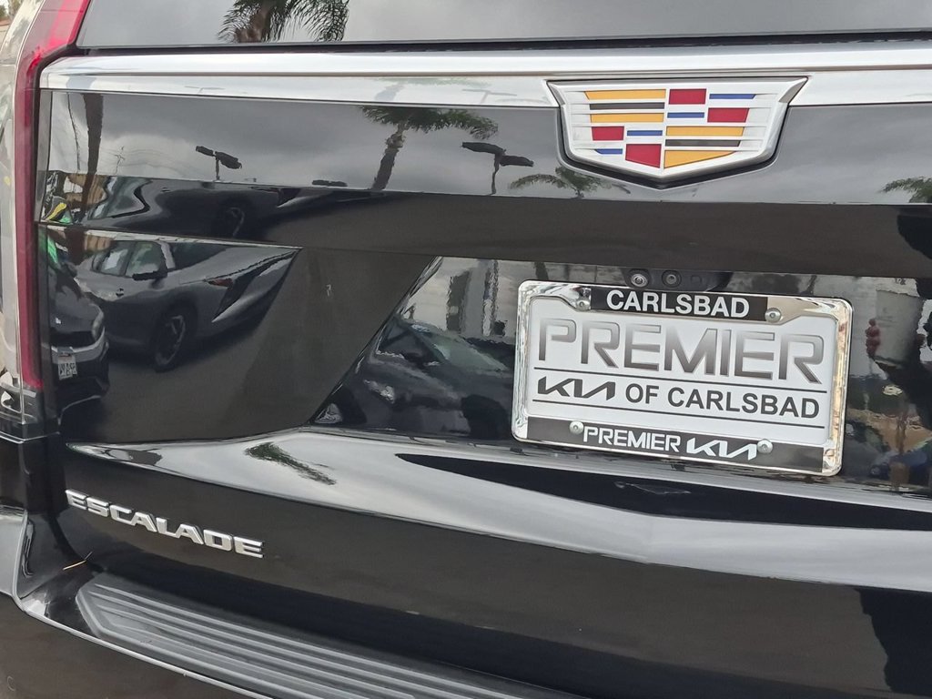 Used 2024 Cadillac Escalade Premium Luxury RWD image 32