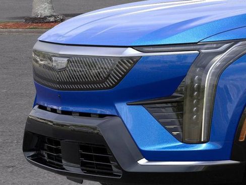 New 2025 Cadillac Optiq Luxury 1 image 13