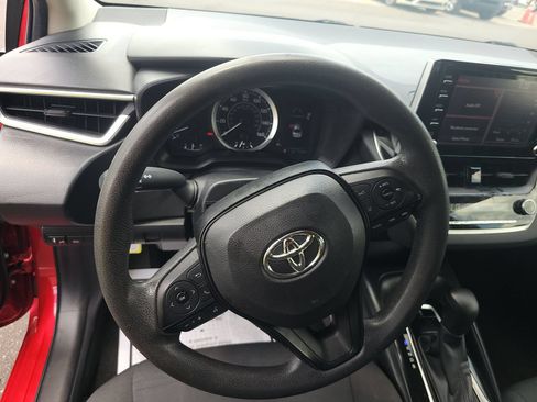 Used 2020 Toyota Corolla LE FWD image 13