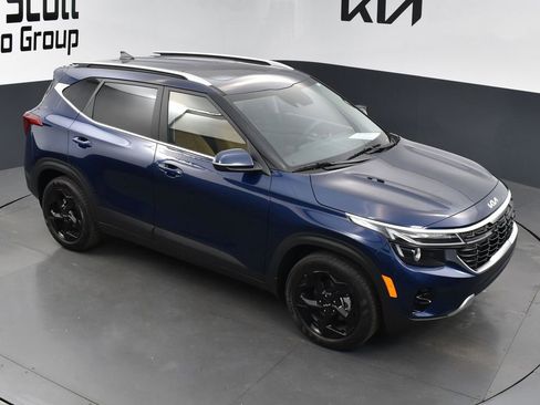 Certified 2026 Kia Seltos EX w/ EX Sunroof Package FWD image 15