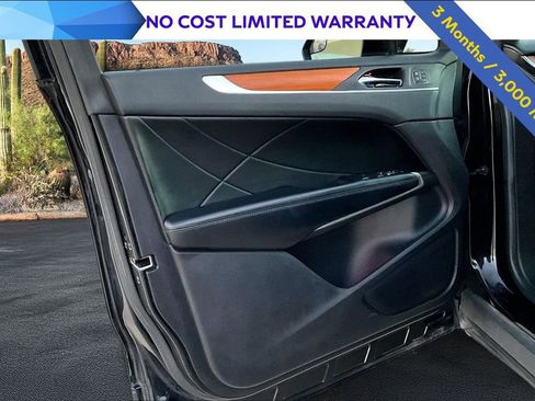 Used 2019 Lincoln MKC Select image 22