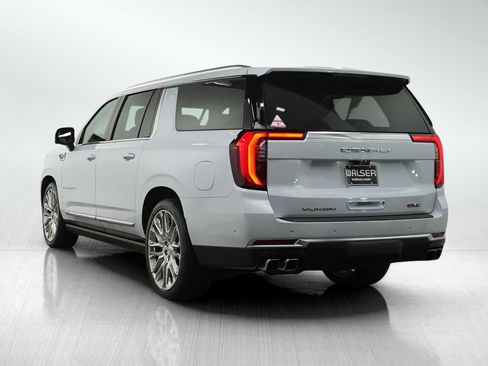 Used 2026 GMC Yukon XL Denali w/ Denali Reserve Package AWD/4WD image 3