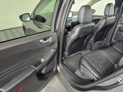 Used 2024 Ford Escape SE w/ PHEV Premium Package image 17