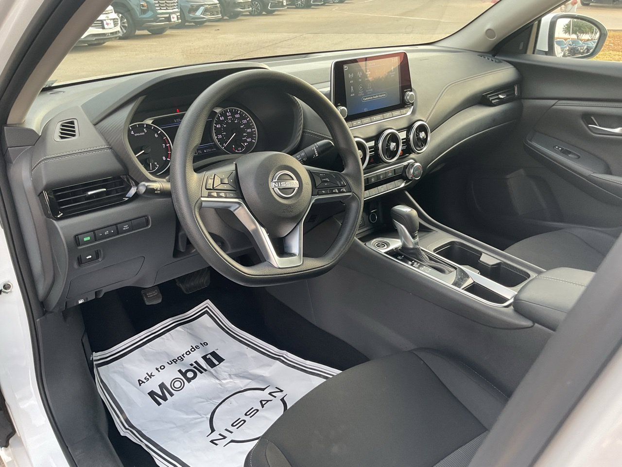 Used 2025 Nissan Sentra SV FWD image 10