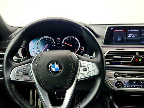 Used 2019 BMW 750i xDrive image 12
