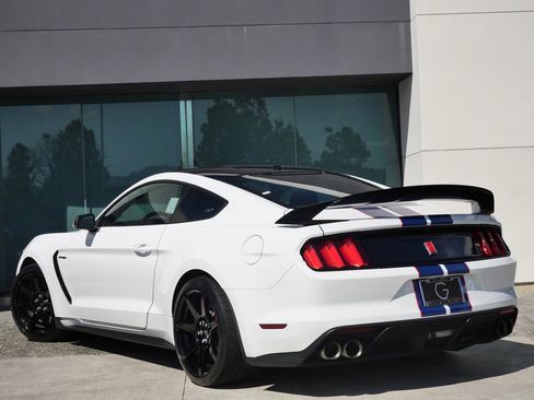 Used 2018 Ford Mustang Shelby GT350R w/ GT350R Equipment Group 920A image 5