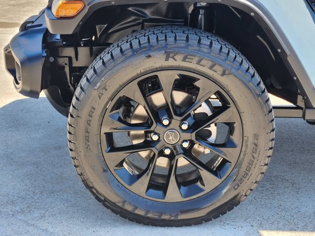 Used 2024 Jeep Gladiator Sport AWD/4WD image 17