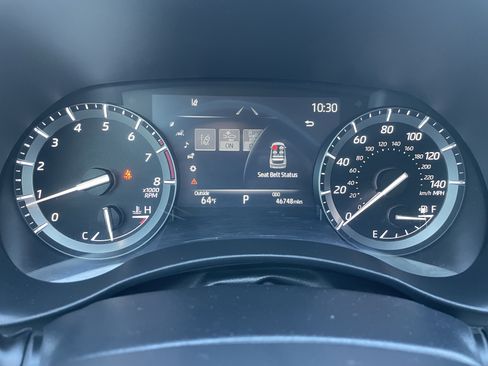 Used 2020 Toyota Highlander XLE image 29