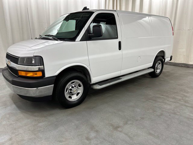 Used 2025 Chevrolet Express 2500 w/ Driver Convenience Package RWD image 2