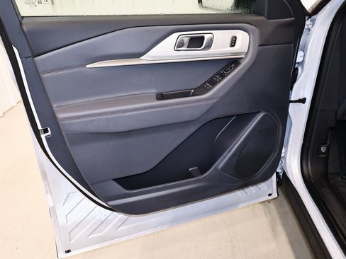 New 2026 Ford Explorer Active w/ Active Comfort Package image 10