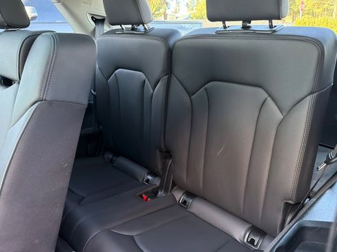 Used 2024 Audi Q7 3.0T Premium Plus image 15