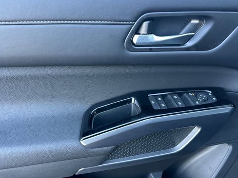 New 2026 Nissan Pathfinder SL AWD/4WD image 12